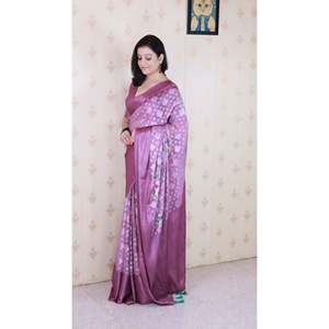 Sari en Georgette à Imprimé Floral avec Bordure Tissée en Zari, Robe de Cocktail Douce de Couleur Vin - Product Image 2