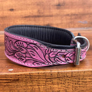 Vente en gros de colliers de chien rembourrés en cuir usiné à la main collier pour animaux de compagnie à fleurs roses en cuir de vachette robuste pour chiens de taille moyenne et petite - Product Image 4