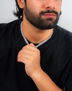Collar de Cadena de Plata 925 con Baño de Rodio para Hombre, con Diamantes Redondos de Corte Brillante en Engaste de Canal, Lujoso para Uso Diario - Product Image 3