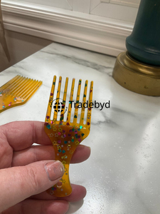 หวีเรซิ่นทำมือ Tradebyd อุปกรณ์จัดแต่งทรงผมสุดหรูสำหรับผู้หญิง ผู้ชาย และช่างทำผมมืออาชีพ - Product Image 3