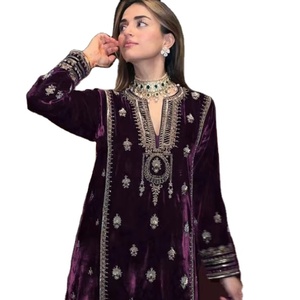 ชุดเสื้อผ้าวินเทจคุณภาพเยี่ยม คอวี แขนยาว ผ้าวิสโคส ปักลายหลากสี พร้อมกางเกงปาลาซโซและผ้าคลุมไหล่เข้าชุด พร้อมส่ง - Product Image 1