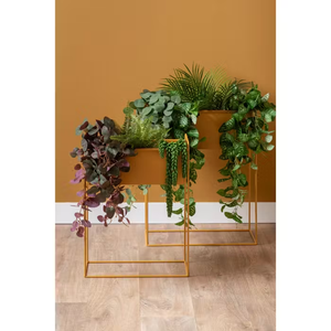 Juego de Macetas Rectangulares de Metal Dorado de Lujo con Soporte Geométrico Alto, Macetas Elevadas Modernas para Jardín y Hogar Contemporáneo - Product Image 4