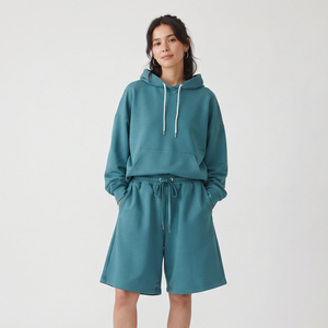 Ensemble de survêtement à capuche pour femme 100 % polyester, coupe ample, décontracté, épaules tombantes, sweat à capuche et short de survêtement amples pour femme - Product Image 6