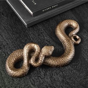 Sculpture décorative créative en laiton moderne en forme de serpent pour table de salle à manger et décoration intérieure - Product Image 4