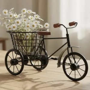 รถสามล้อโบราณจิ๋ว งานแฮนด์เมด ตกแต่งด้วยโลหะและไม้ เหมาะสำหรับงานแต่งงาน - Product Image 2