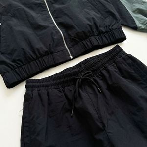 Conjunto de Chándal Personalizado OEM para Hombre, Sudadera con Capucha de Algodón French Terry y Pantalones Jogger de Nylon Estilo Urbano - Product Image 5