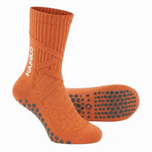 ถุงเท้ากีฬาสำหรับผู้ชาย ผลิตในปากีสถาน ป้องกันการลื่นไถล พร้อมดีไซน์เก็บความร้อนในตัว ออกแบบพิเศษสำหรับฟุตบอลและซอคเกอร์ - Product Image 6