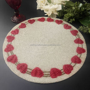 Nouveau Set de Table Perlé Décoratif de Luxe Moderne, Fait Main, Écologique, de Haute Qualité, à Prix Très Réduit - Product Image 4