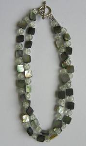 Collier Beauté Épanouieuse, Breloque Botanique Élégante, Collier Souvenir en Résine Artisanale, Pendentif en Résine Arc-en-ciel, Collier Paradis des Pétales H - Product Image 2