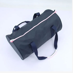 Sac de voyage vintage unisexe camouflage léger et personnalisé pour la chasse, la gym, les week-ends, les voyages et les sports de plein air - Product Image 4