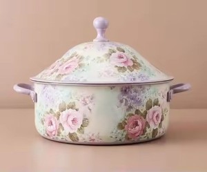 Casserole arabe en émail vert menthe pastel à motifs floraux, plat de service pour garder les aliments au chaud, idéal pour les cadeaux de l'Aïd et le Ramadan - Product Image 3