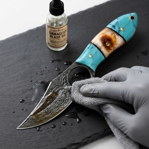 Cuchillo de caza y bushcraft de hoja fija de acero de Damasco forjado a medida con mango de resina ósea, venta al por mayor OEM - Product Image 5