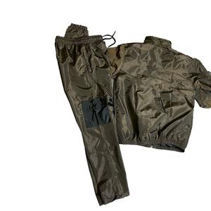 Ensemble de survêtement personnalisé pour homme : veste coupe-vent et short en polyester et nylon, imperméable et réfléchissant, avec fermeture éclair - Product Image 6