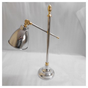 Lámpara de Mesa Industrial Moderna de Metal Plateado, Lámpara de Escritorio de Hierro Pulido con Pantalla Ajustable y Cuello de Cisne Flexible en Venta - Product Image 5