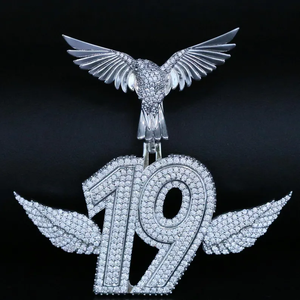 Pendentif Ailes d'Ange Personnalisé Numéro 19 en Argent 925 Plaqué Rhodium Effet Diamant Moissanite Tendance Hip Hop Mode - Product Image 4