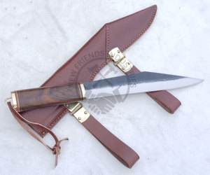 Nouveau couteau Seax Viking médiéval court en acier à haute teneur en carbone forgé à la main, lame de 7,5 pouces, ambidextre, manche en bois de noyer avec pommelle en laiton - Product Image 2