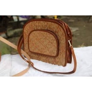 Sac à main Shetal Pati (Sitol Pati) durable et léger, élégant sac seau tissé à la main avec bandoulière pour usage quotidien - Product Image 5