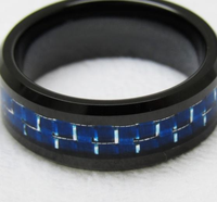 Bague en carbure de tungstène noir avec incrustation en fibre de carbone bleue, alliance de mariage bombée hautement polie pour hommes, bijoux sportifs pour hommes en gros