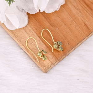 Pendientes Minimalistas de Peridoto con Gancho, Joyería Artesanal con Piedras Preciosas para Mujer - Product Image 2