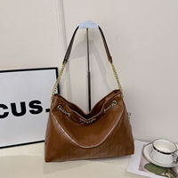 Sac à main de luxe pour femme en cuir véritable durable, motif losanges, avec rabat et bandoulière chaîne