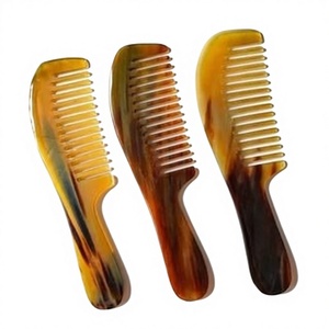 Peine de Cuerno de Búfalo Único para Extensiones de Cabello, Grande, Color Dulce, Cuerno Natural, Mejor Calidad, Precio al por Mayor, Hecho a Mano por ArtisanVibe - Product Image 1