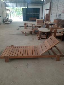 Tumbona Contemporánea de Madera de Teca con Listones para Piscina, con Estructura Resistente en Forma de Caja - Product Image 2