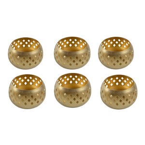 Ensemble de trois pots à bougies en laiton avec finition antique, design décoratif, pot à bougies en métal massif, idéal pour la décoration de table - Product Image 3