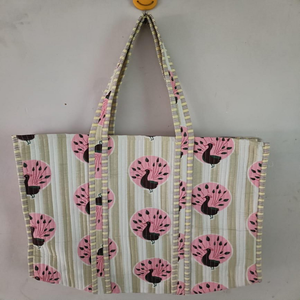 Sac fourre-tout en coton matelassé à rayures beige et imprimé paon, fait main, pour femme, à porter à l'épaule, réutilisable, grande capacité, léger - Product Image 1