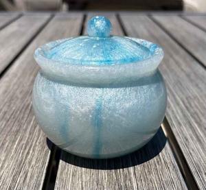 Pot de rangement en résine fait main par un designer avec couvercle pour la cuisine, la salle de bain, la décoration de la maison, le thé, le café, les bonbons, organisateur multifonctionnel - Product Image 4