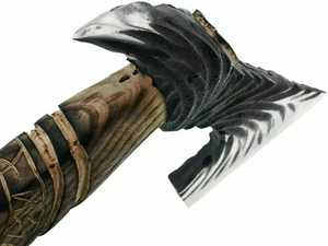 Hacha Tomahawk Forjada a Mano Personalizada, Acero con Alto Contenido de Carbono, 4 3/4 Pulgadas de Filo de Corte, Hacha para Acampar y Cazar al Aire Libre, Mango de Madera - Product Image 2