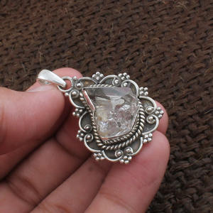 Collar de Plata de Ley 925 Hecho a Mano con Colgante de Aguamarina Natural, Borda Punteada Artesanal, Venta al por Mayor - Product Image 1