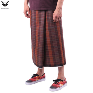 Izar Lungi para Hombre con Rayas Rojas y Naranjas, Tejido Transpirable de Mezcla de Algodón, Prenda Tradicional Islámica de Alta Calidad - Product Image 3