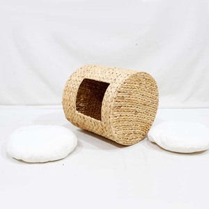 Cama cilíndrica ecológica de moda para gatos, hecha de jacinto de agua, con cojín - Product Image 5