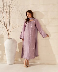 Robe Kurti Sharara brodée violette pour femmes, tenue ethnique pour fête et mariage avec dupatta - Product Image 1