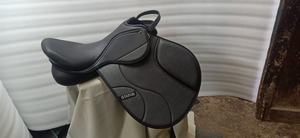 MONTURA DE CABALLO PARA NIÑO SILLA DE CABALLO SINTÉTICO SILLA DE CABALLO PARA NIÑO HECHO en ÁRBOL DE PLÁSTICO SILLA DE CABALLO DE TAMAÑO PARA NIÑO PERSONALIZADA - Product Image 3