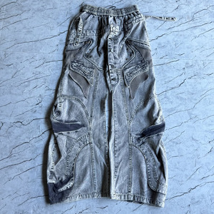 Pantalon cargo fonctionnel ample et déstructuré Yingling en <span class=keywords><strong>jean</strong></span> délavé avec plusieurs fermetures éclair et empiècements en maille, pantalon <span class=keywords><strong>de</strong></span> survêtement ample pour homme - Product Image 1