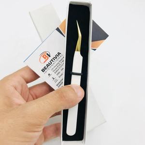 Pince à épiler professionnelle pour extensions de cils, à forte adhérence, isolante, pointue, en acier inoxydable, or blanc, avec logo personnalisé - Product Image 6