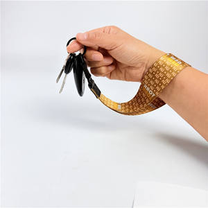 Llavero de Tela Personalizado con Logotipo, con Gancho de Metal Giratorio Tipo Langosta, Impresión Tipográfica, Resistente y Promocional - Product Image 1