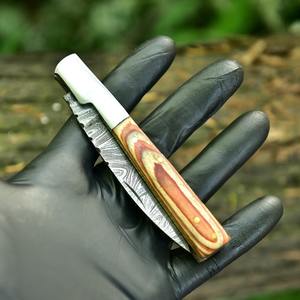 Couteaux pliants d'extérieur avec lame en acier finition stonewashed et manche robuste, conçus pour la pêche et les activités en plein air. - Product Image 2