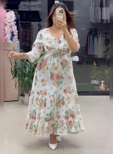 เดรสยาวลายดอกไม้สไตล์ลำลองน่ารักแฟชั่นใหม่ประจำฤดูร้อนปี 2026 ซักได้ ทรงเวสเทิร์น สำหรับผู้หญิงไซส์พลัส คอวี ผ้าจอร์เจตต์ - Product Image 6