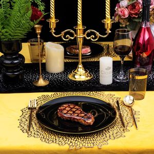 Set di Stoviglie Monouso EI 180 Pezzi, Piatti in Plastica Nero e Oro, Posate e Bicchieri per Feste, Kit di Forniture per Feste Usa e Getta - Product Image 3