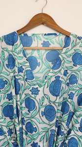 Robe kaftan en coton bleu à fleurs pour femmes, coupe décontractée, maxi pour l'été - Product Image 6