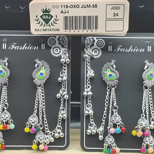 Boucles d'oreilles pendantes paon en argent oxydé indien, clous en forme de goutte, longue chaîne, bijoux Ghungroo à pampilles, vente en gros par paire - Product Image 1