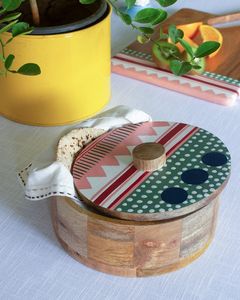 Boîte à roti en émail et bois - Product Image 1