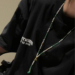 Colliers fins en perles pour femmes été 2025, perles d'eau douce, luxe léger haut de gamme, polyvalent, chaîne de clavicule verte, niche - Product Image 4