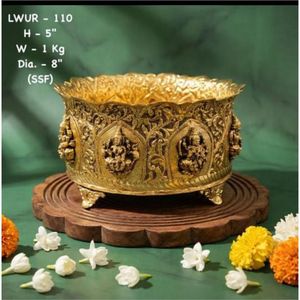 Cuenco Urli Kalash de Latón Dorado Antiguo con Flores Talladas, Maceta India para Decoración del Festival Diwali, Regalo de Lujo para Bodas - Product Image 1