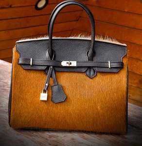 Sac fourre-tout élégant en cuir véritable pour femme Coral Weavers, en cuir de vachette brun à poils, motif bicolore, fermeture éclair, portable, style bohème - Product Image 1