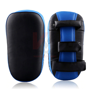 Pads thaïlandais personnalisés avec nom et logo – Fournisseur de pads d'entraînement pour les salles de sport, les clubs d'arts martiaux et les centres de coaching - Product Image 3