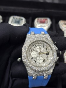 Reloj Cronógrafo de Lujo con Incrustaciones de Moissanita, Esfera Analógica con Números Árabes, Correa de 16 mm de Goma y Acero Inoxidable, Estilo Diamante, Cuarzo - Product Image 1