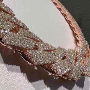 Chaîne cubaine personnalisée de 18 mm plaquée rhodium et sertie de pierres |   Argent sterling 925 |   Diamants Moissanite VVS |   Bijoux Hip Hop Cadeau - Product Image 3